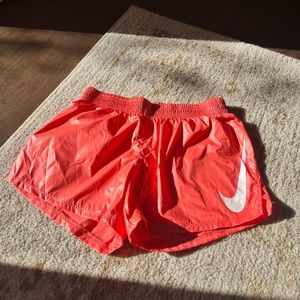 Nike shine athleisure shorts size small NWT